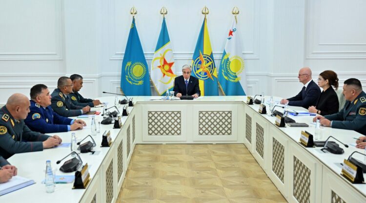 Президент Казахстана поручил провести кардинальную трансформацию армии