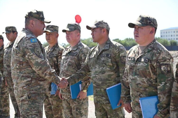 Замминистра обороны проверил объекты военной инфраструктуры в Жетісу