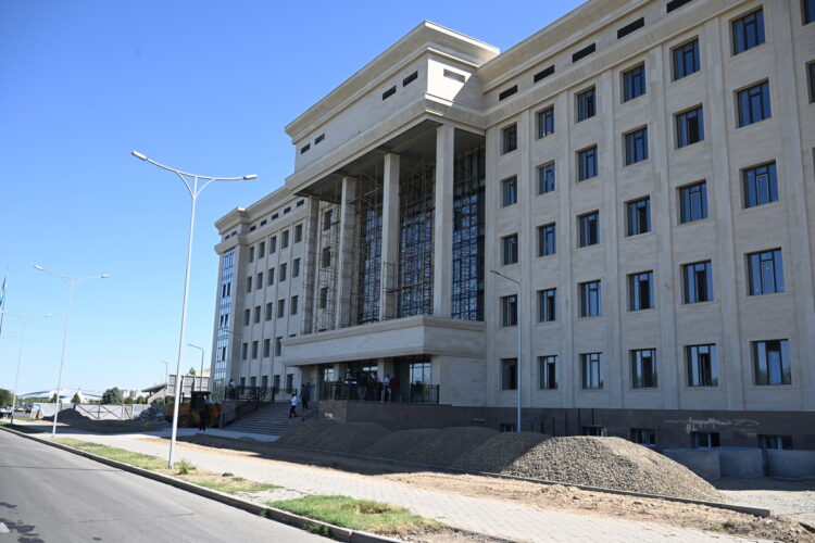 В Талдыкоргане готовят к открытию новую поликлинику