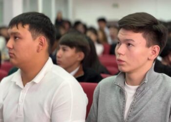 Студентов Талдыкоргана предостерегли об опасности «легкого заработка»