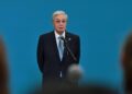Президент поздравил казахстанцев с Днем труда