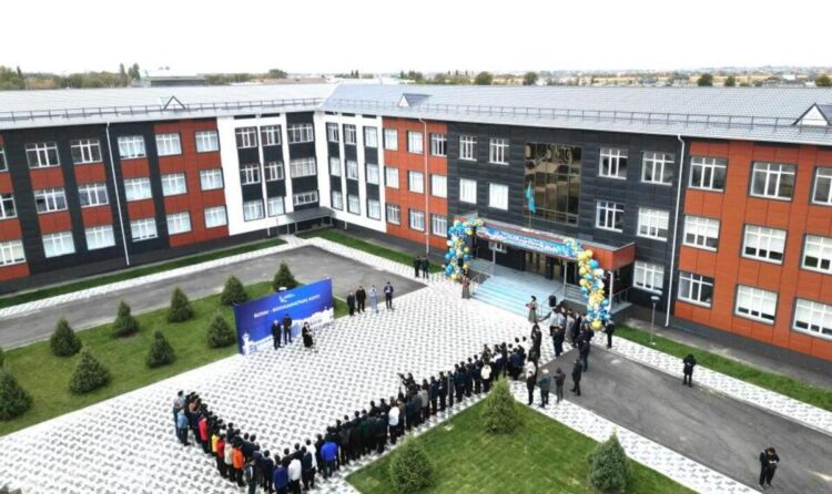 Бейбит Исабаев принял участие в открытии нового корпуса лицея «Білім-Инновация»