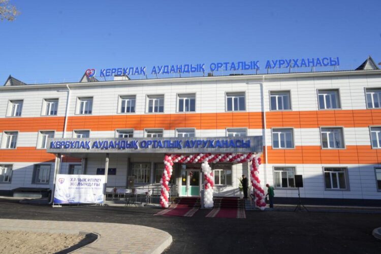 В Кербулакском районе открыли обновленную ЦРБ и новую школу