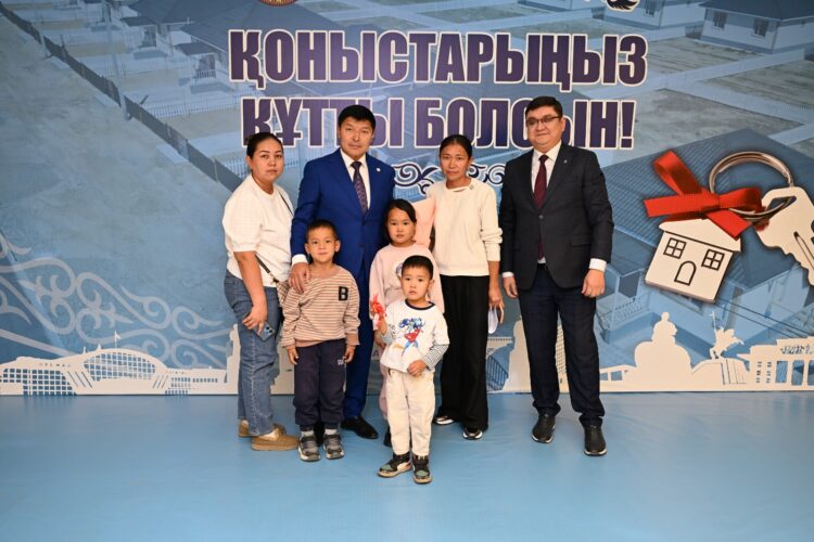 22 талдыкорганские семьи получили ключи от новых квартир