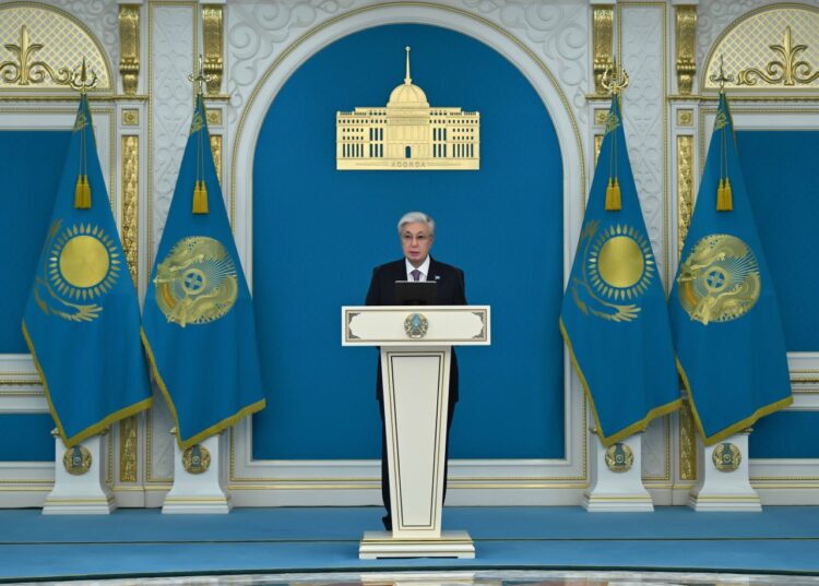 Токаев поздравил педагогов с Днем учителя