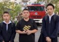Школьники помогли жителям во время пожара в Талдыкоргане