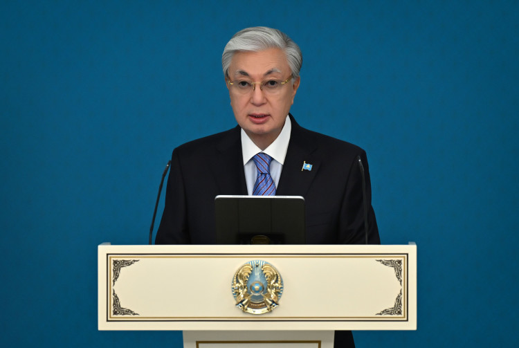 Токаев поздравил спасателей с профессиональным праздником