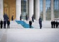 Касым-Жомарт Токаев принял участие  в поднятии  флага в Астане