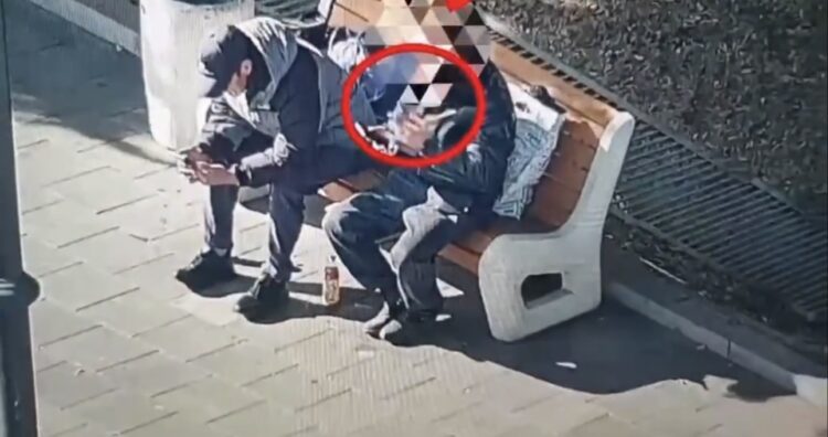 В Талдыкоргане мужчину оштрафовали за выброшенный на землю окурок