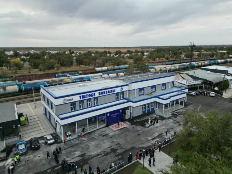 Железнодорожный вокзал открыли после реконструкции в Уштобе