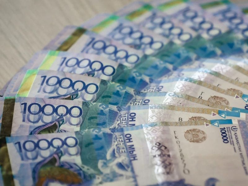 Cократился объём денежных переводов в Казахстан