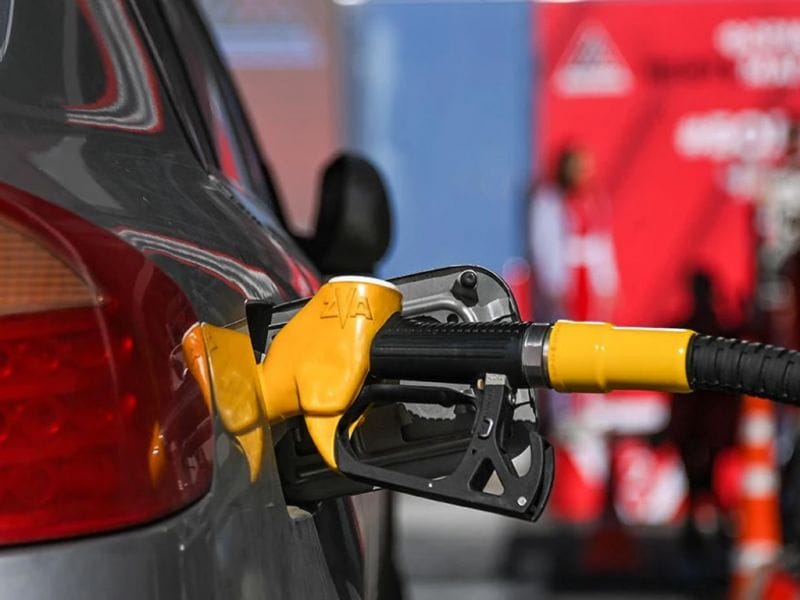 В Казахстане продлили запрет на вывоз бензина и дизеля автотранспортом