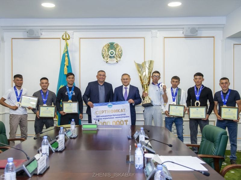 Аким области Жетісу встретился с победителями марафона-байги «Ұлы дала жорығы»
