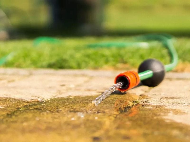 "Европейцы в шоке, что мы моем авто чистейшей питьевой водой": депутат обратился к премьеру