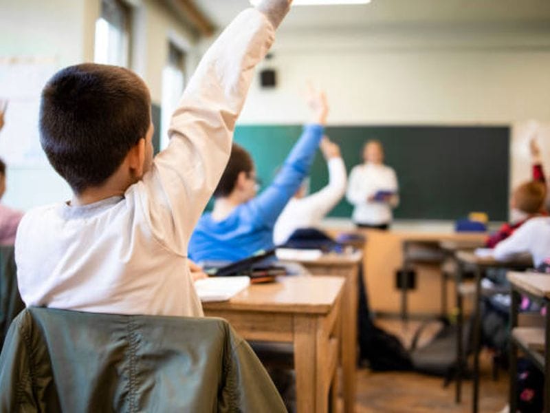 Свыше 10 тысяч казахстанских школьников изучают французский язык