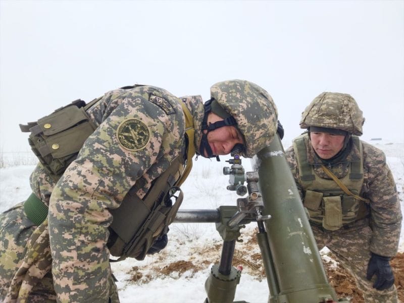 Огневая подготовка миномётчиков прошла на учебном полигоне Сарыозекского гарнизона