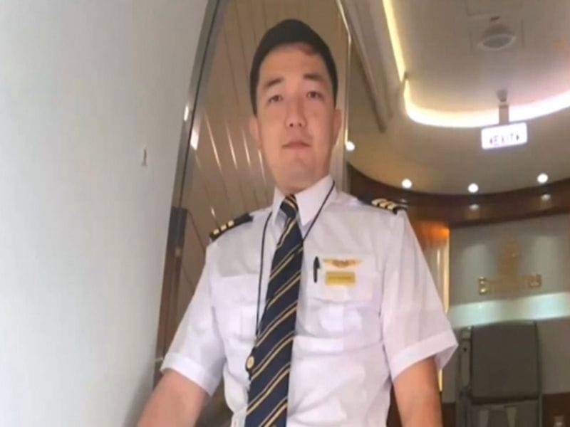 29-летний казахстанец - пилот самого большого самолета в мире