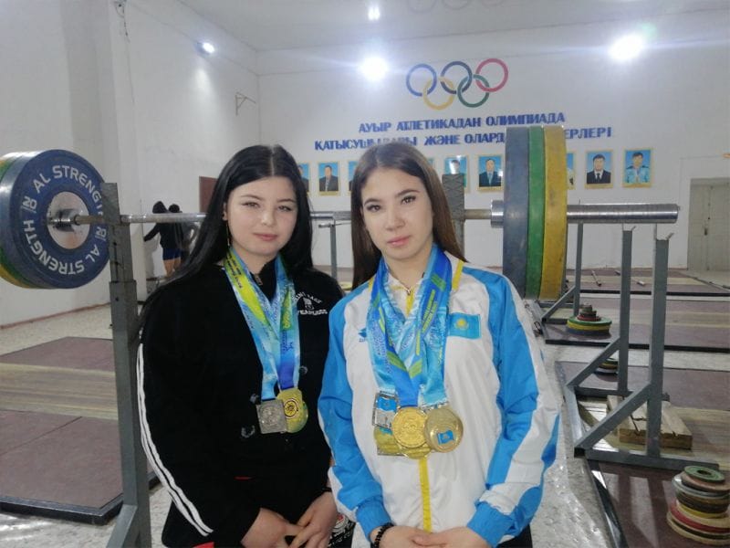 Дарьи из Жетіcу: восходящие звезды казахстанского пауэрлифтинга