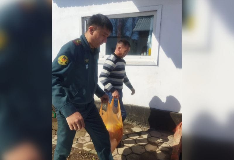 Военнослужащие Кербулакского гарнизона дарят добро в преддверии Наурыза