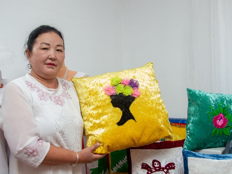 Рукодельница Кулсия Акимбек из Талдыкоргана возрождает забытое искусство