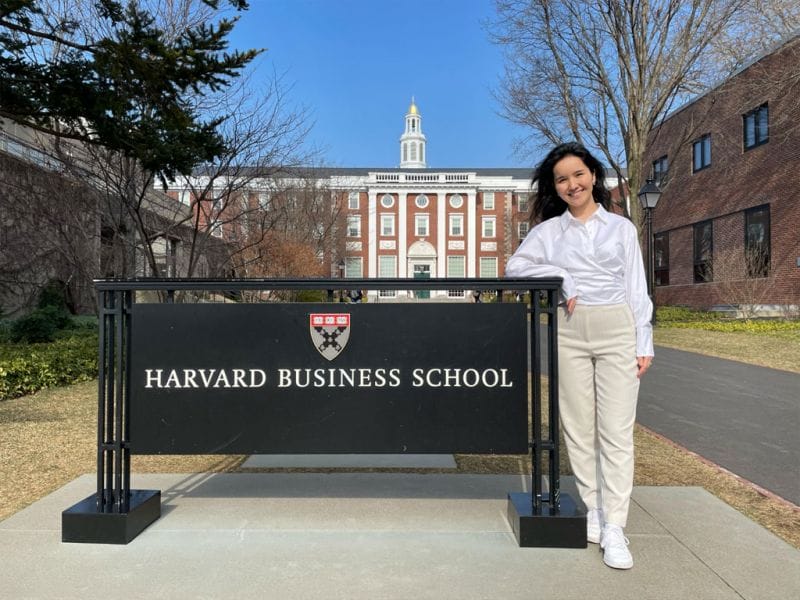 Выпускница NIS Талдыкоргана приглашена на работу в университет Лиги Плюща