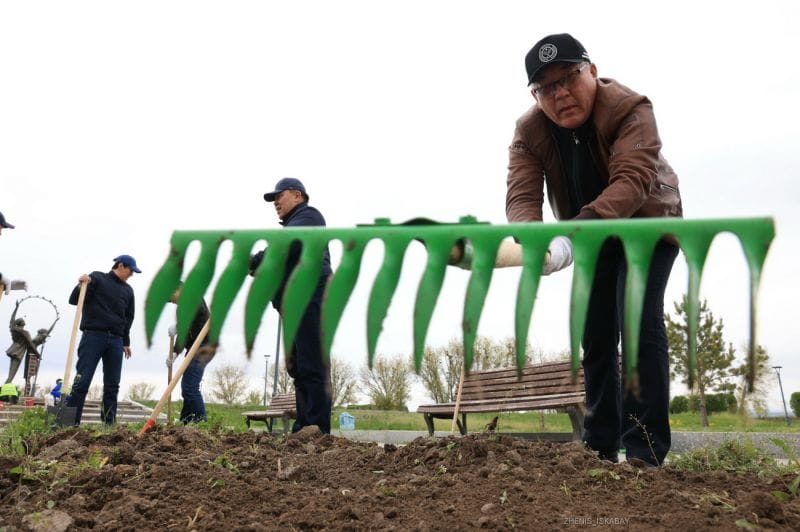 Миллион казахстанцев объединились за чистоту страны