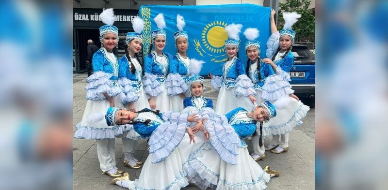 "Солнышко" зажигает Стамбул: танцоры из Талдыкоргана покорили международный конкурс