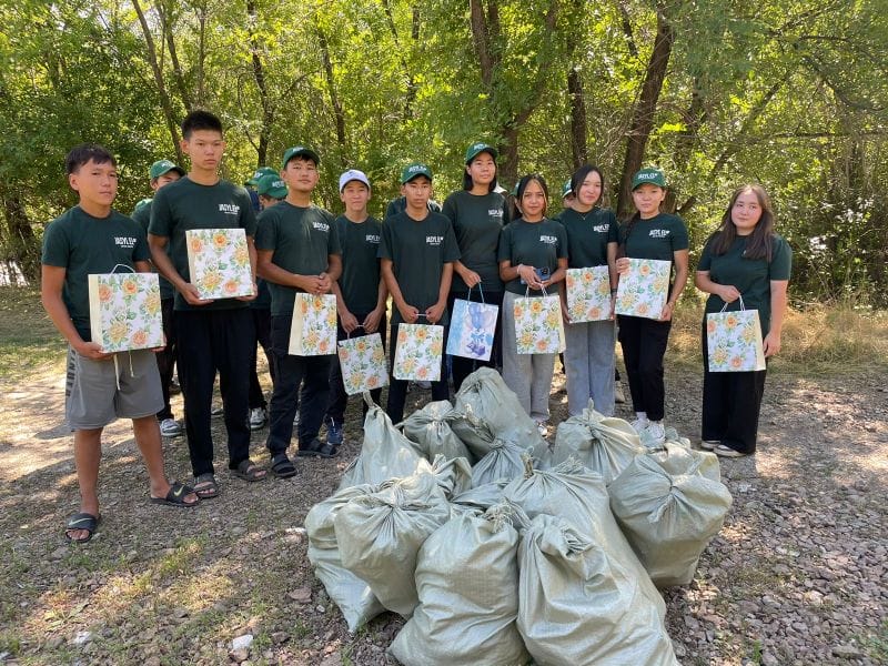 "Саркан green battle" в Жетісу: 25 волонтеров очистили берега реки Саркан