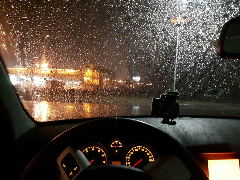 Полиция Жетісу призывает водителей к осторожности в условиях переменчивой погоды