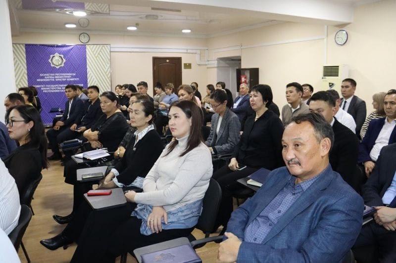 Госслужащие Жетісу обсудили проблемы коррупции и лудомании