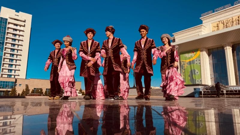 Сотрудники ДЧС Жетісу сменили форму на национальные костюмы